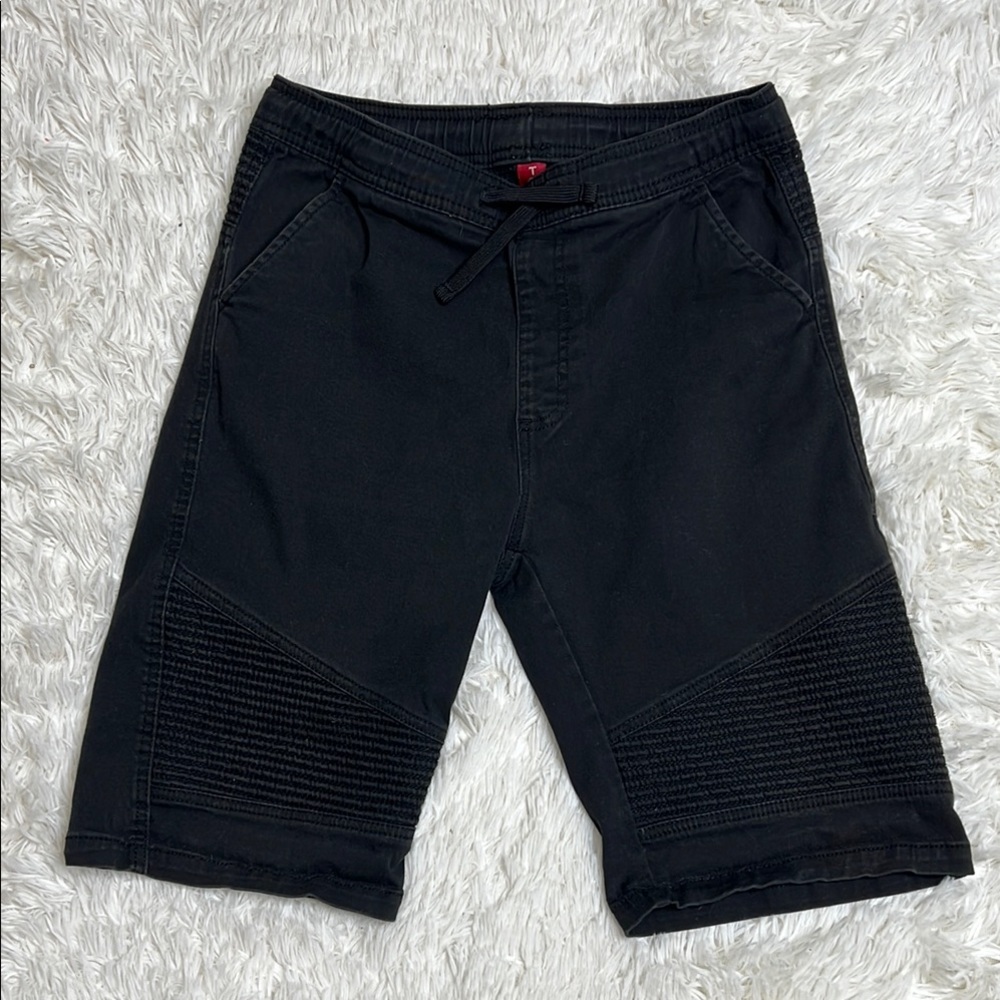 TRUE ROCK SHORTS